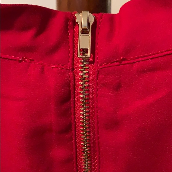 Red Sleeveless Blouse - Picture 3 of 3
